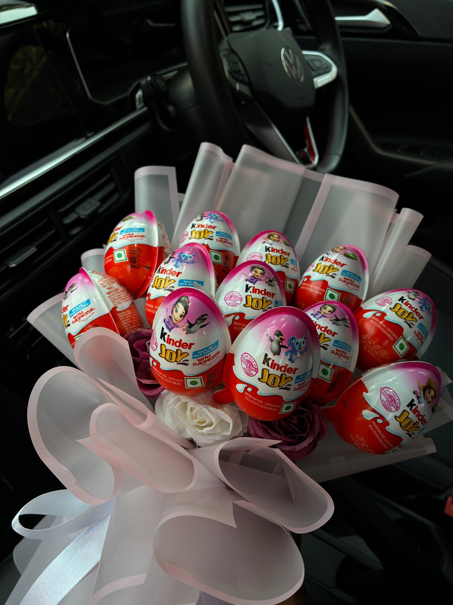 Kinder Joy Chocolate Bouquet – Sweet Surprise Luxury Treat