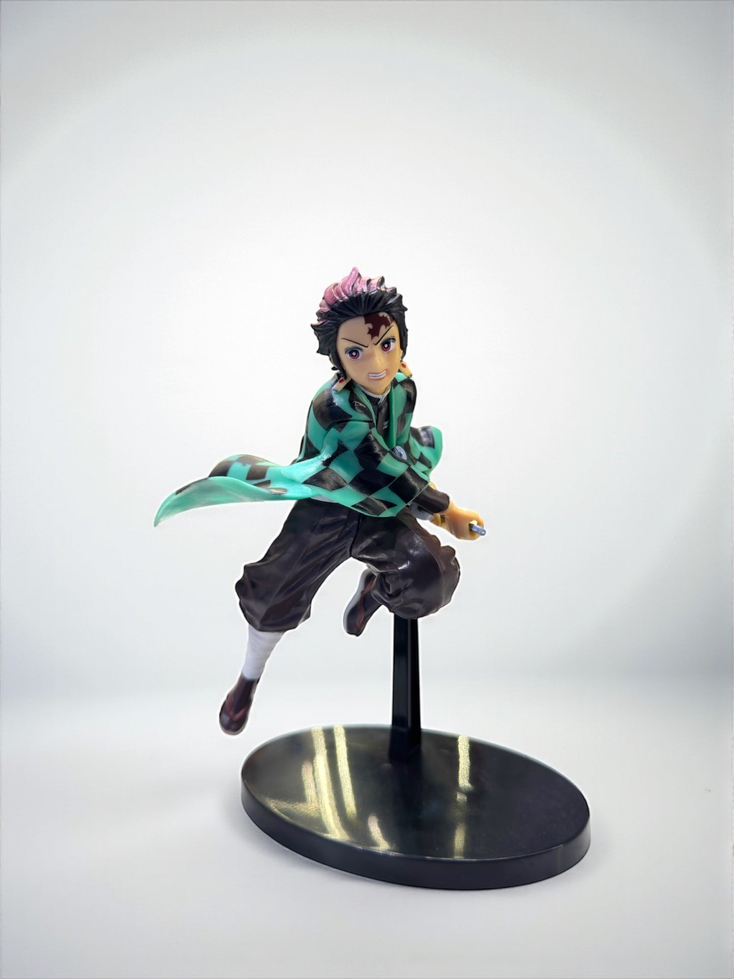 Tanjiro Kamado Action Figure – Demon Slayer Collectible
