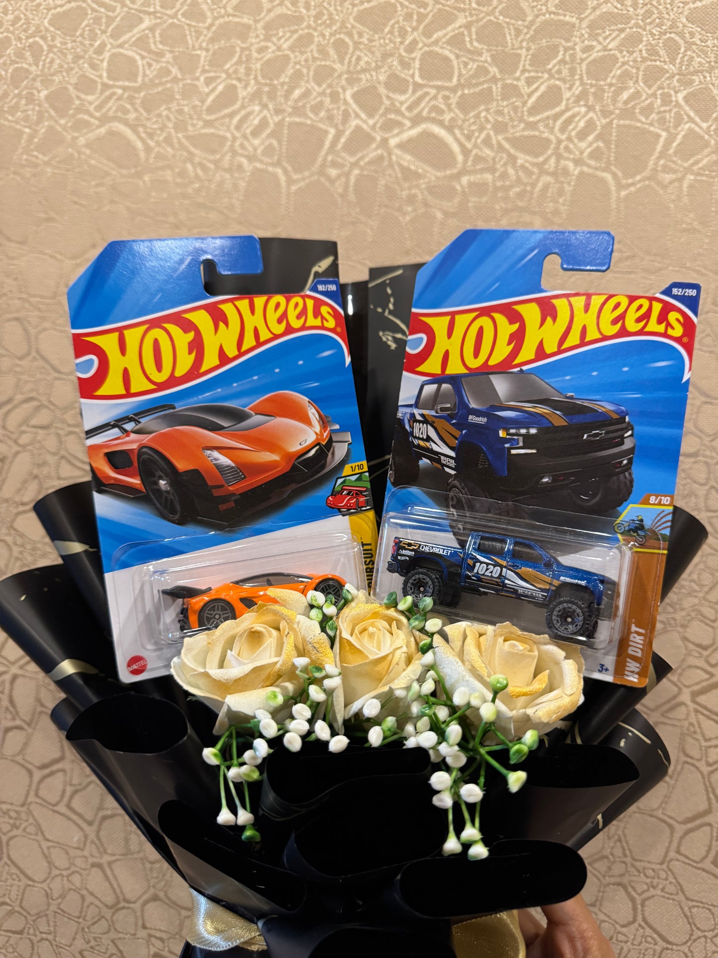 Hot Wheels Bouquet – LuxeRacer Edition