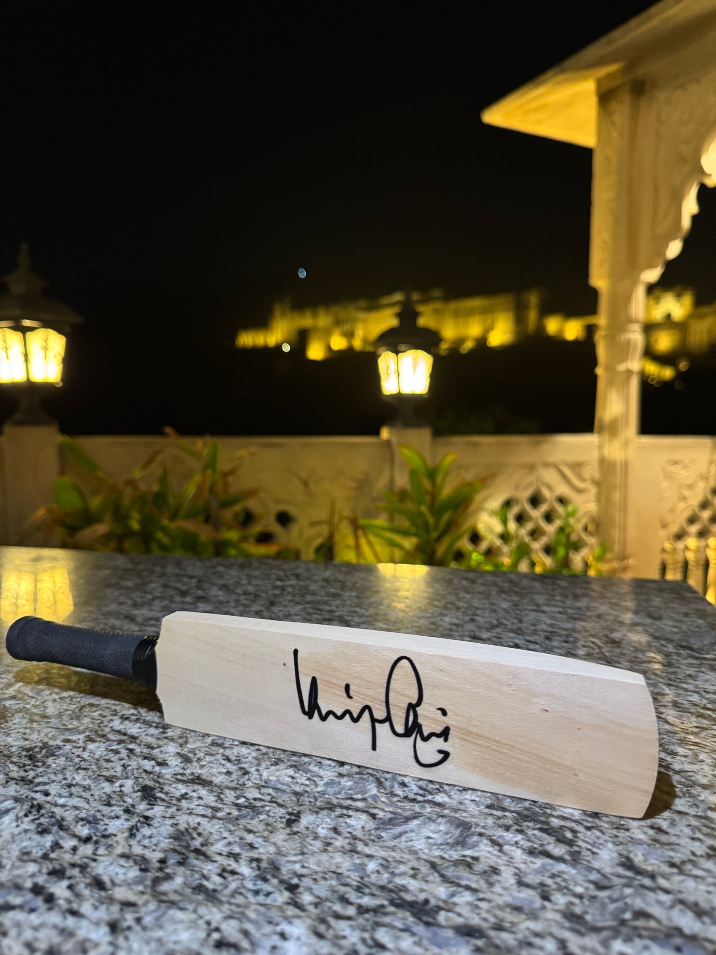 Virat Kohli Signature Bat