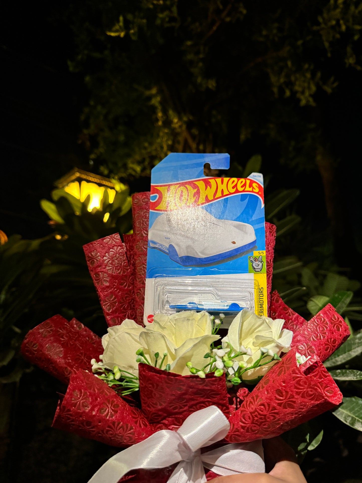 Porsche Carrera Hot Wheels Bouquet - Roses and Rides