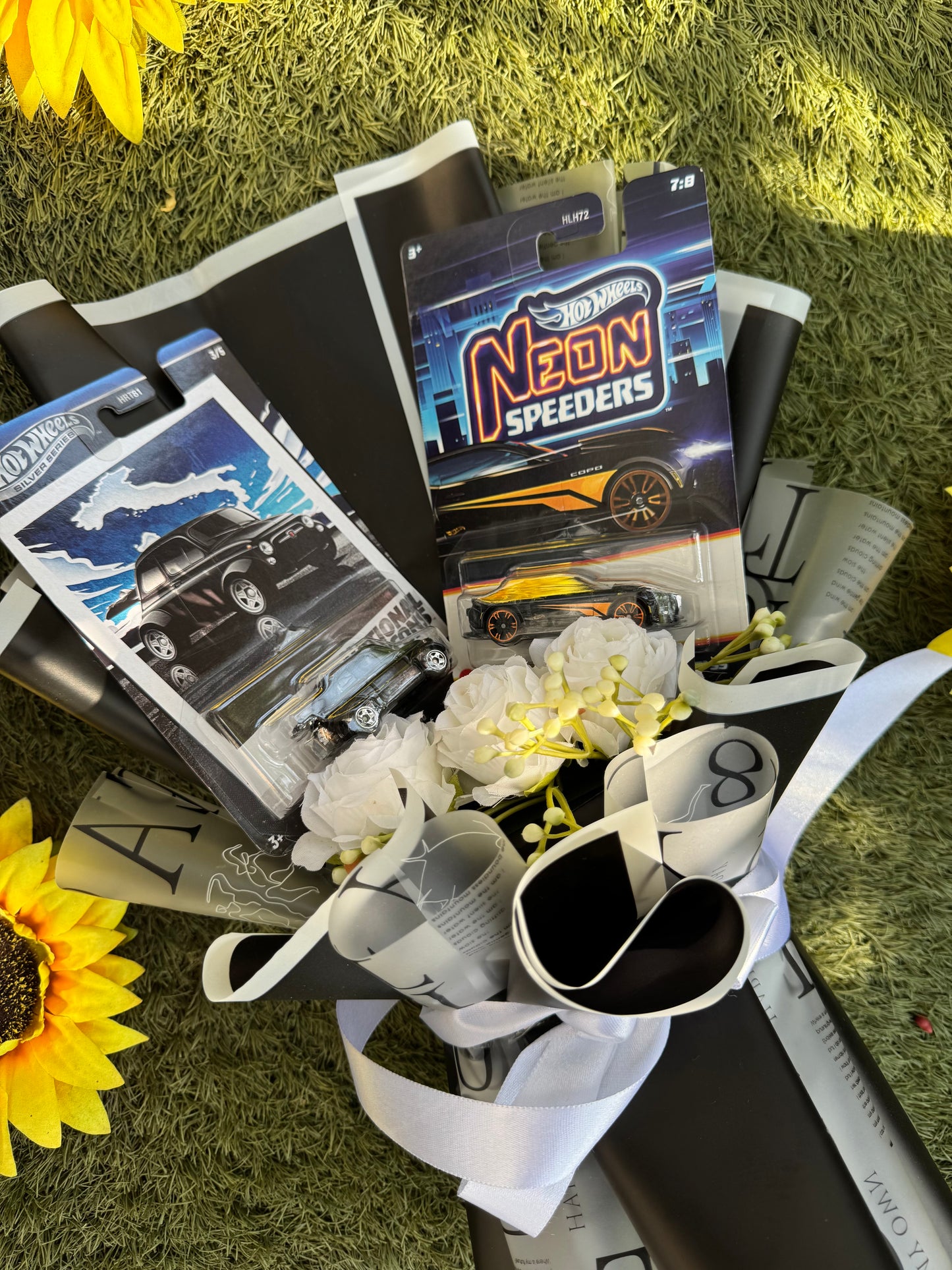 Limited Edition Hot Wheels Bouquet – A Duo Crafted for True Car Enthusiasts