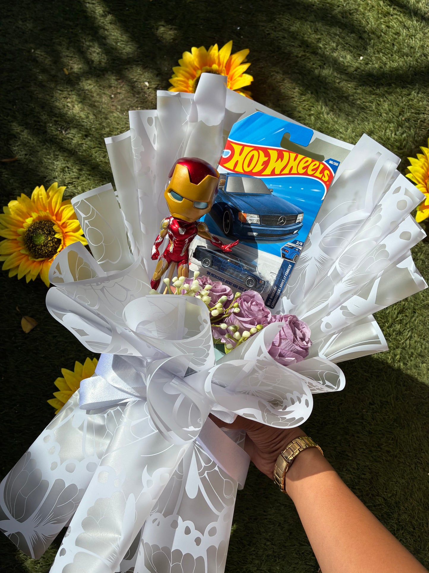 Mercedes-Benz 560 SEC AMG Hot Wheels Bouquet – Iron Man Luxury Drive Edition