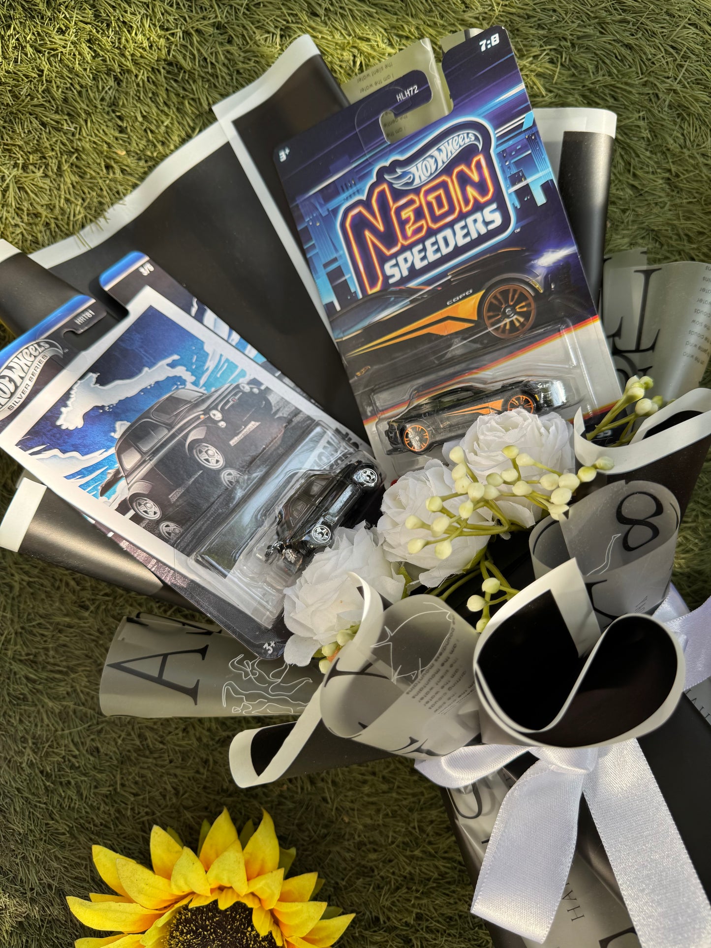 Limited Edition Hot Wheels Bouquet – A Duo Crafted for True Car Enthusiasts