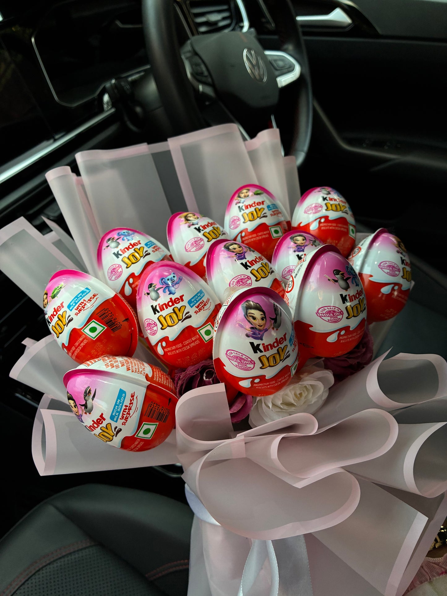Kinder Joy Chocolate Bouquet – Sweet Surprise Luxury Treat