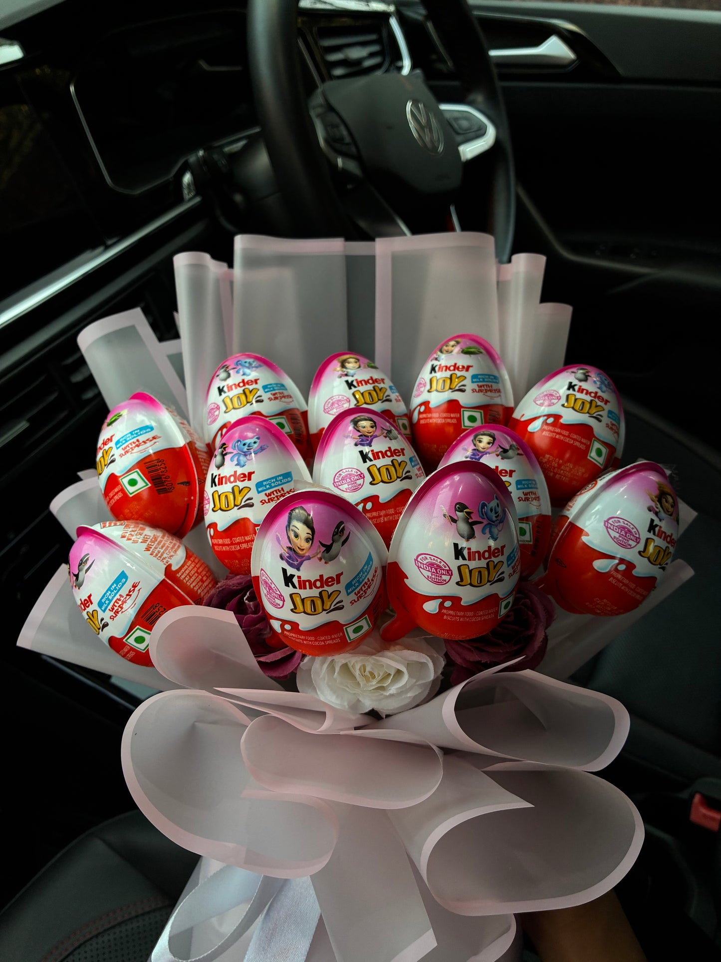 Kinder Joy Chocolate Bouquet – Sweet Surprise Luxury Treat