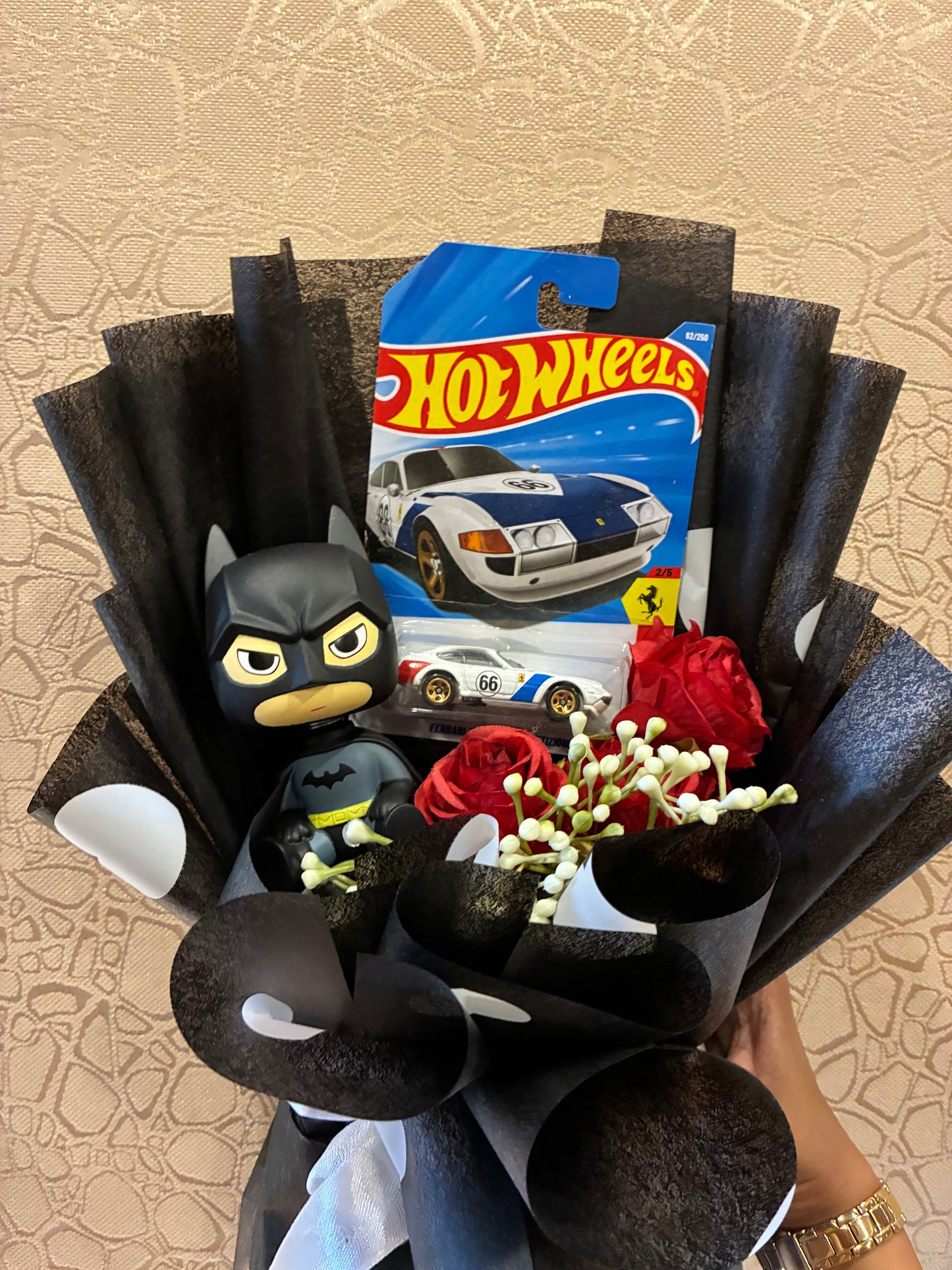 Ferrari 365 GTB4 Competizione Hot Wheels Bouquet – Dark Knight Vibes Only