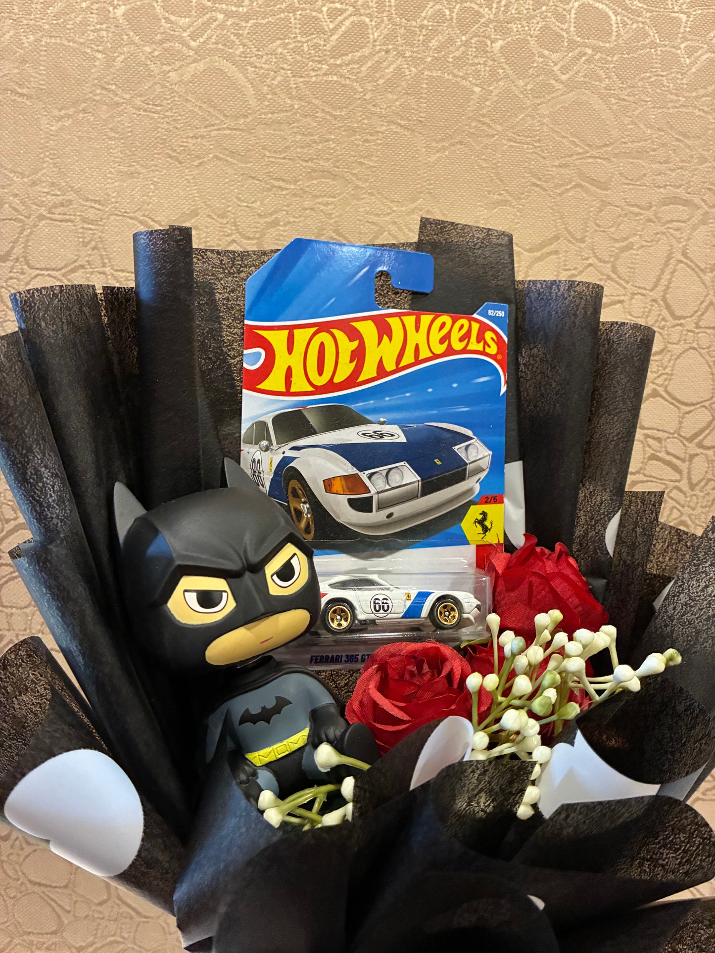 Ferrari 365 GTB4 Competizione Hot Wheels Bouquet – Dark Knight Vibes Only