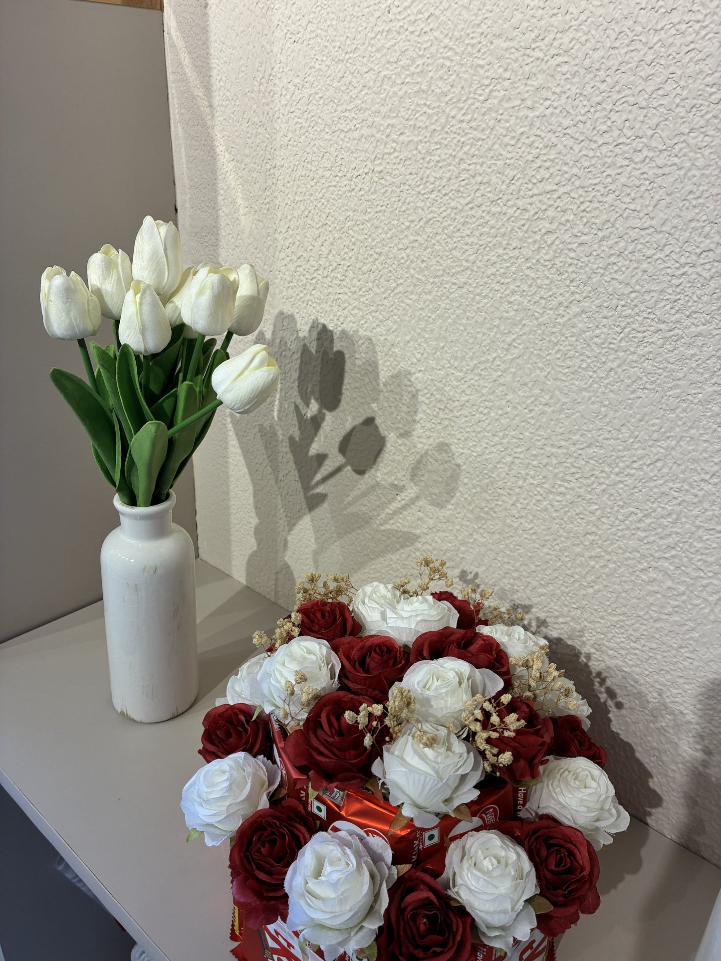 Luxury KitKat Red & White Rose Hamper – Sweet Moments into Beautiful Memories
