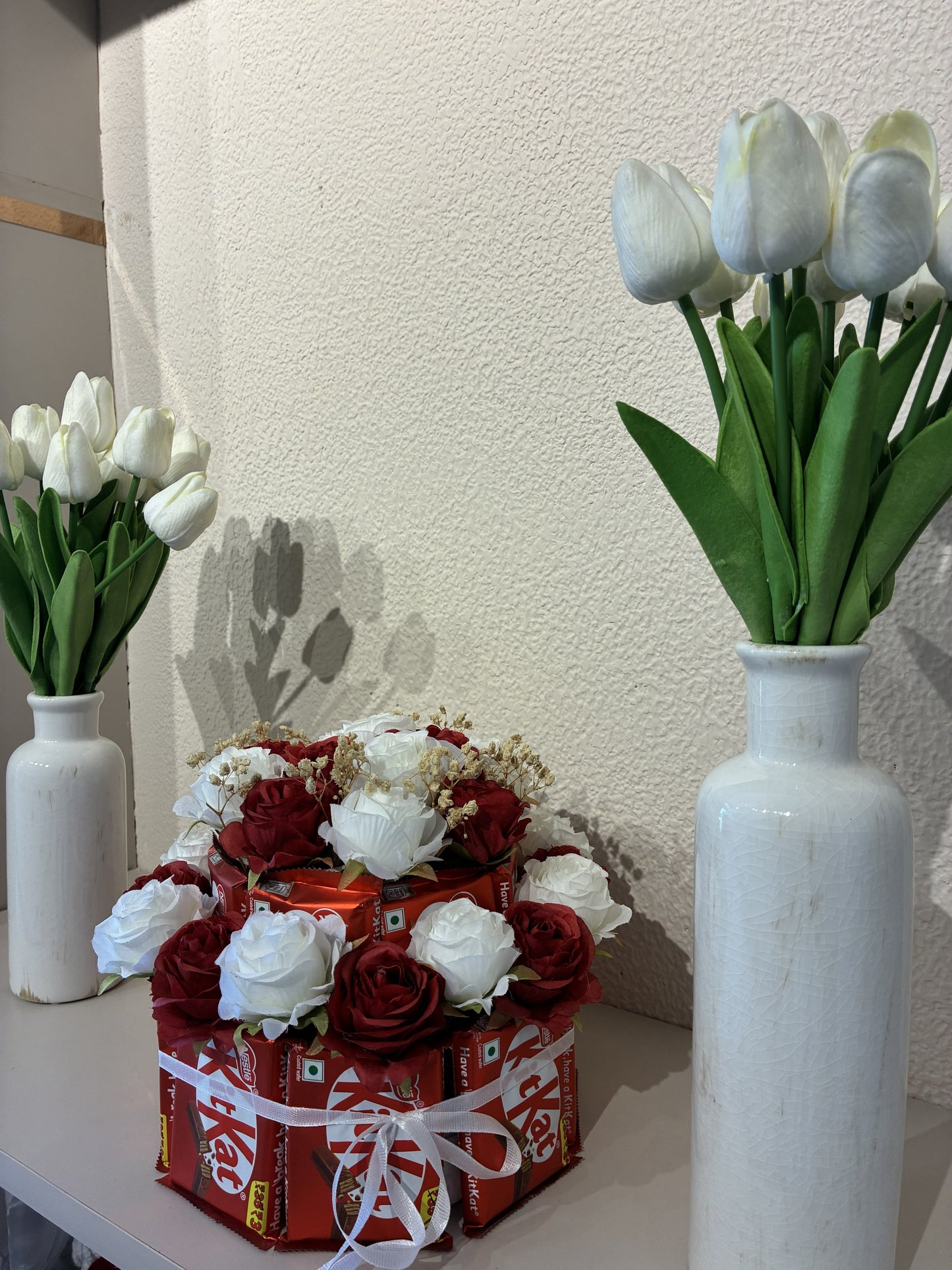 Luxury KitKat Red & White Rose Hamper – Sweet Moments into Beautiful Memories