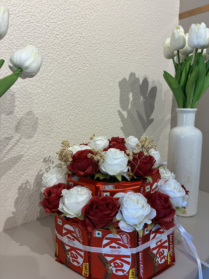 Luxury KitKat Red & White Rose Hamper – Sweet Moments into Beautiful Memories