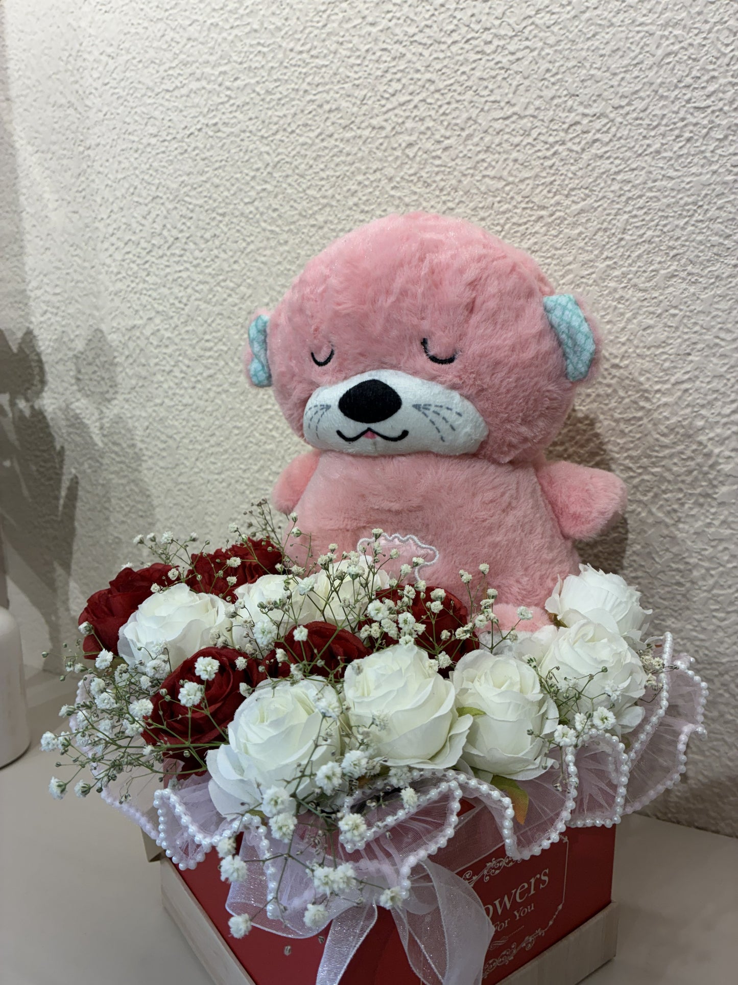 Breathing Teddy Rose Gift Hamper – Heartfelt Surprises
