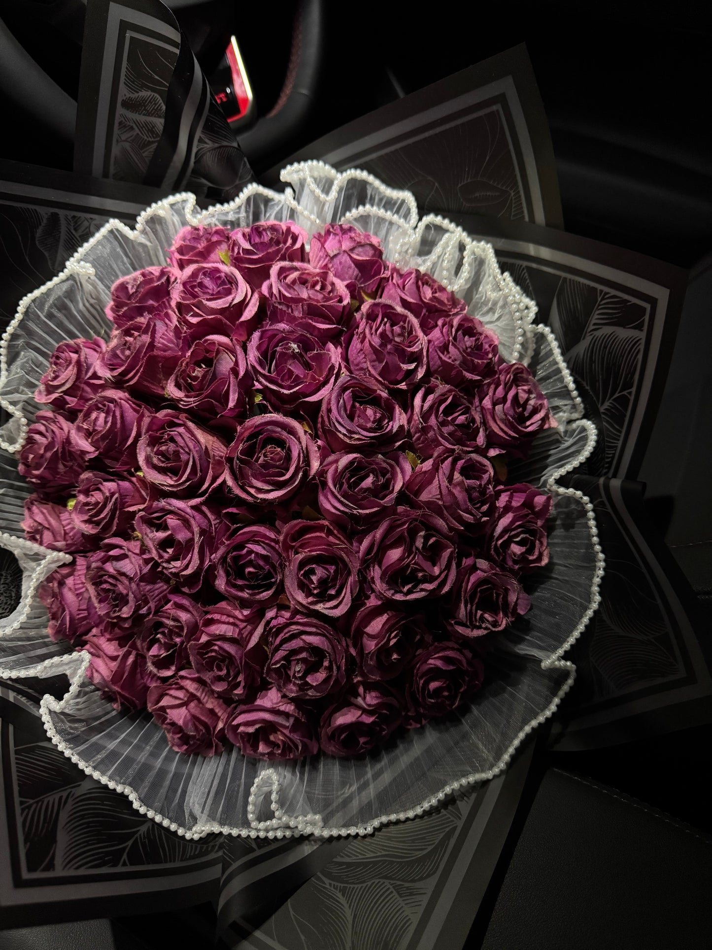 Premium Dusty Purple Rose Bouquet – Crafted for a Taste of Luxury