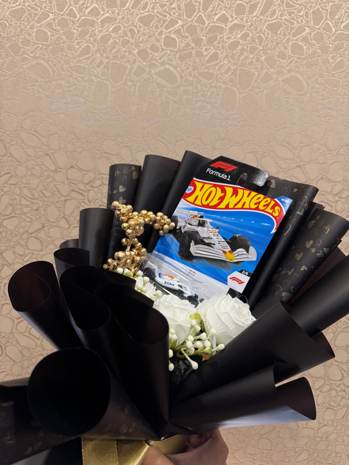 Limited Edition F1 Hot Wheels Bouquet – Visa Cash App Racing Bulls Formula One