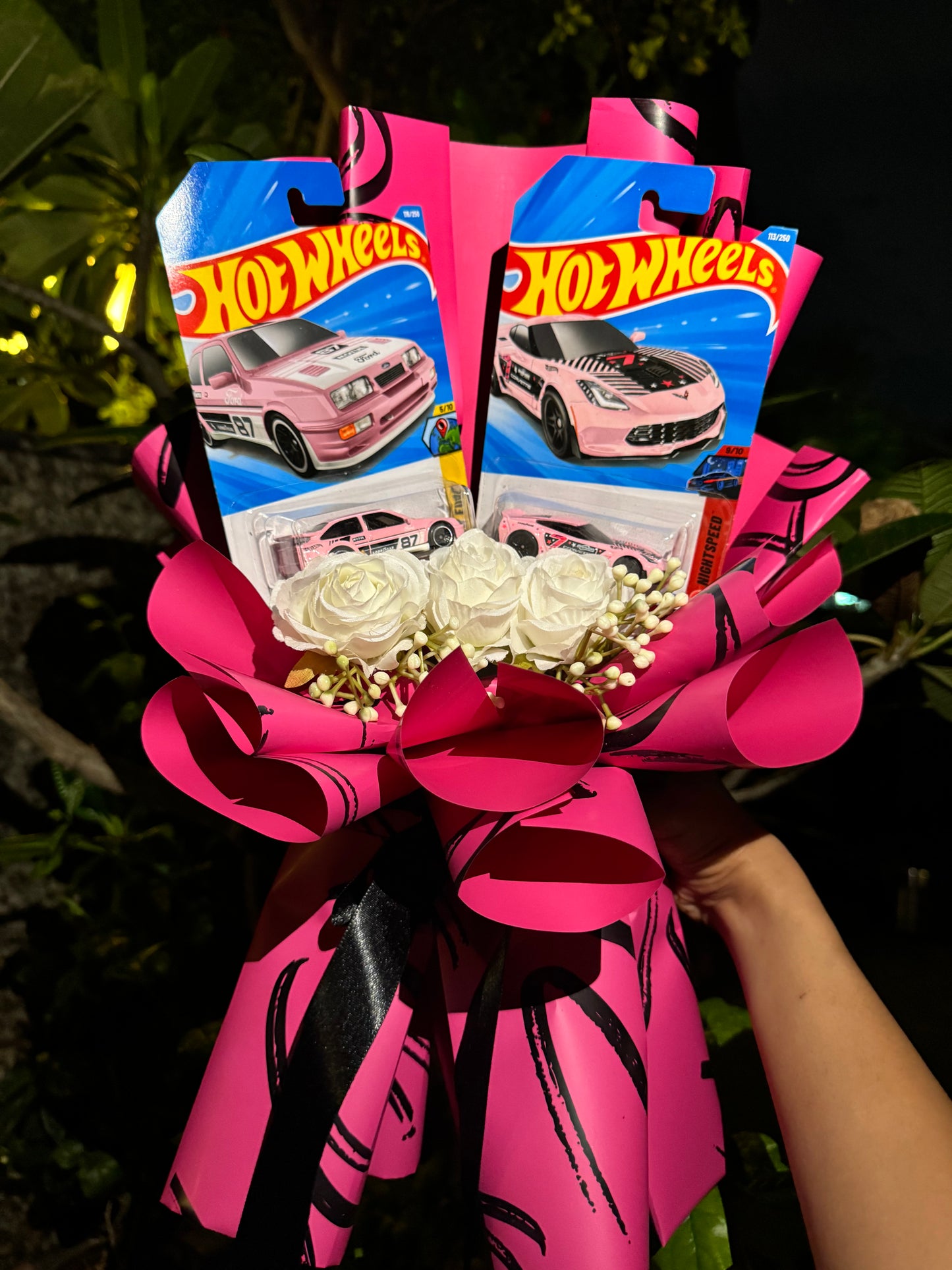 Ford Sierra Cosworth ’87 & Corvette C7 Z06  Hot Wheels Bouquet – Ultimate Automotive Combo